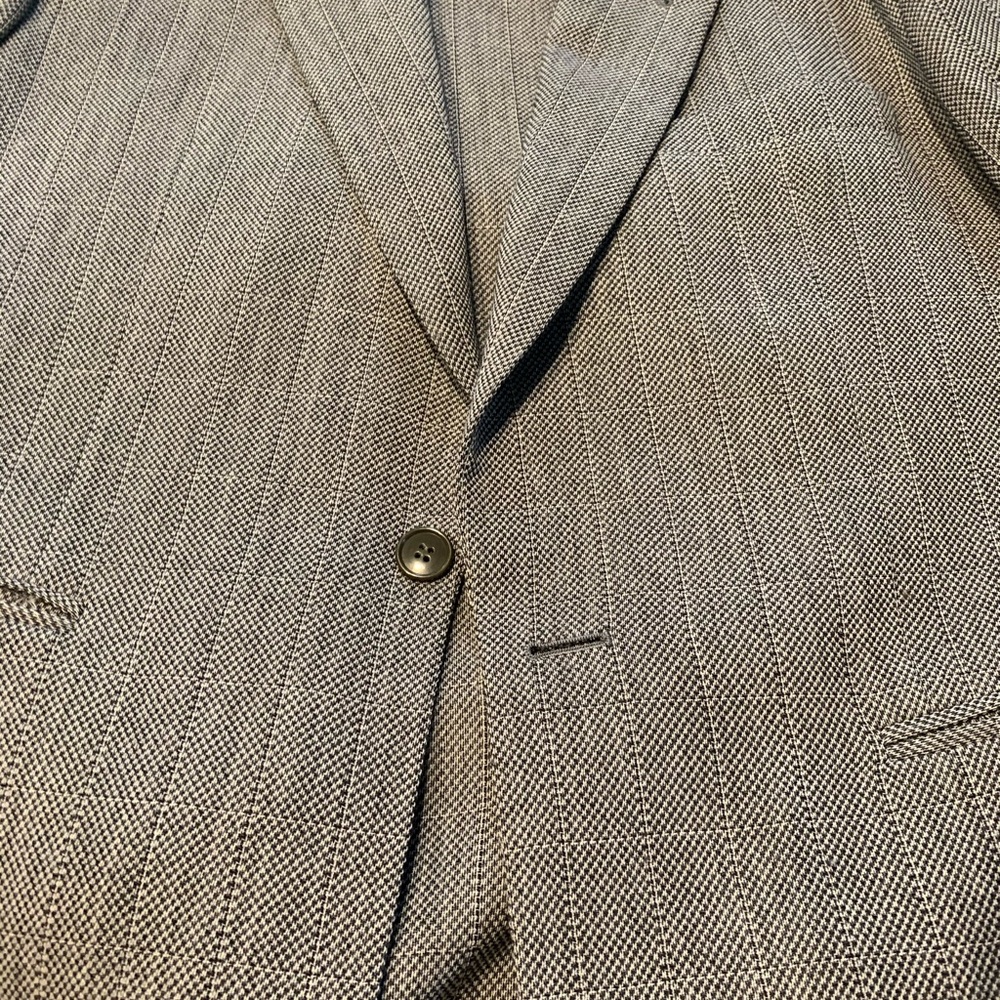 Beautiful Gray/Back Fabric W/Square Pattern; Clean - image 4